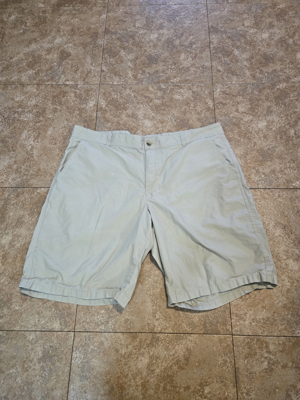 Columbia Men’s Light Gray Outdoor Performance Shorts